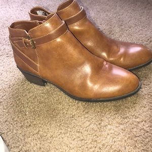 American Eagle booties